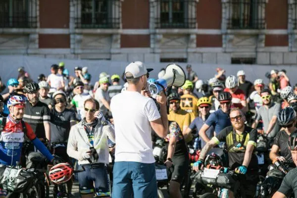The crowd of starters before the start